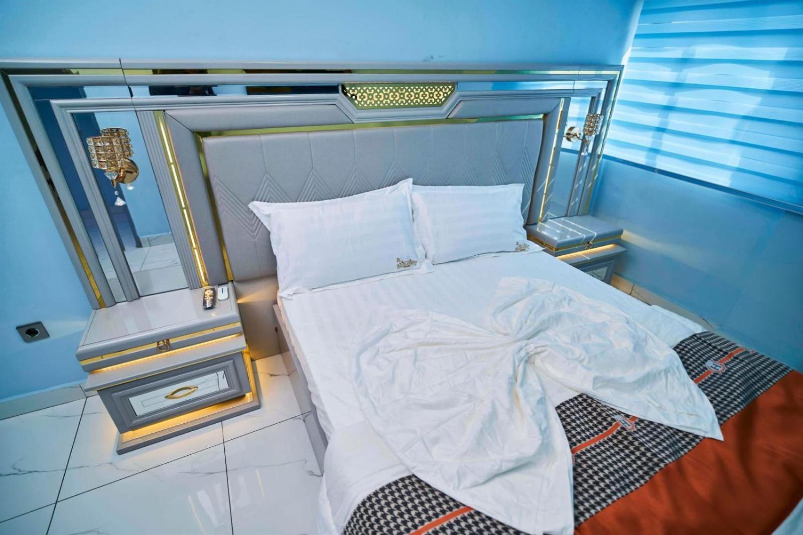 Elite Complex Hotel Yaounde Bagian luar foto