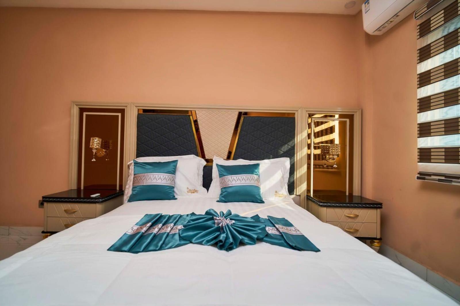 Elite Complex Hotel Yaounde Bagian luar foto